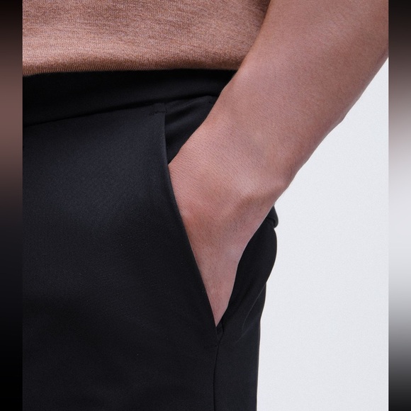 Lululemon Commission Pant Slim-Fit Warpstreme Black *Light
Size 34” inseam 34” - Picture 7 of 15